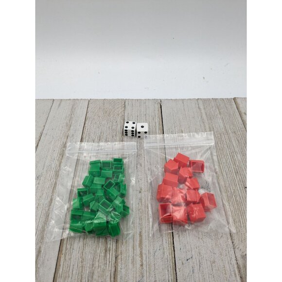 Vintage 2017 Monopoly Edition Game Replacement Motels Houses Buildings And Dice - Picture 1 of 4